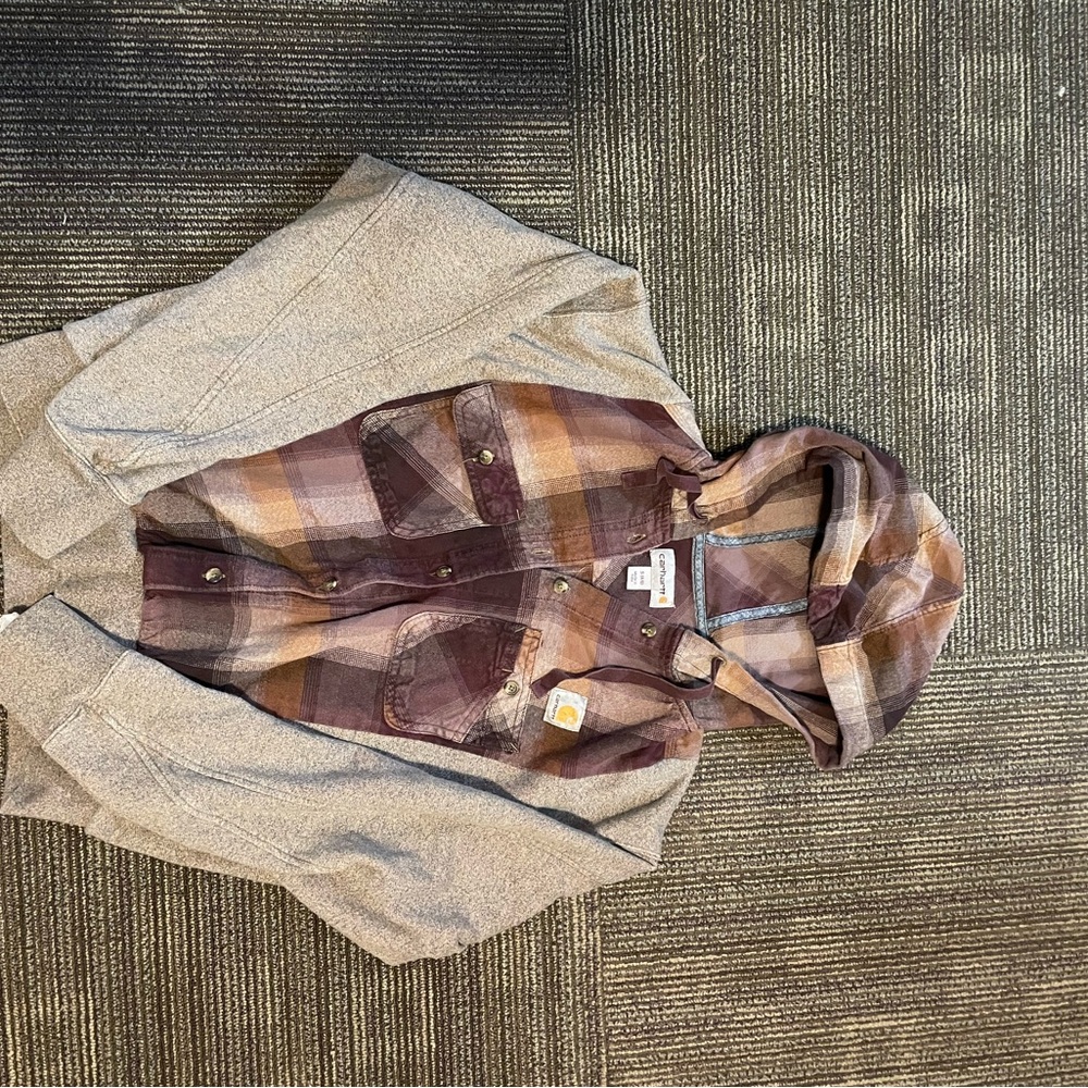 Woman’s Carhartt Hoodie Flannel Pattern